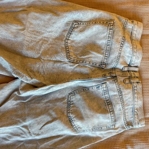 Gap Cropped Barrel Jeans - petite - Picture 3 of 3